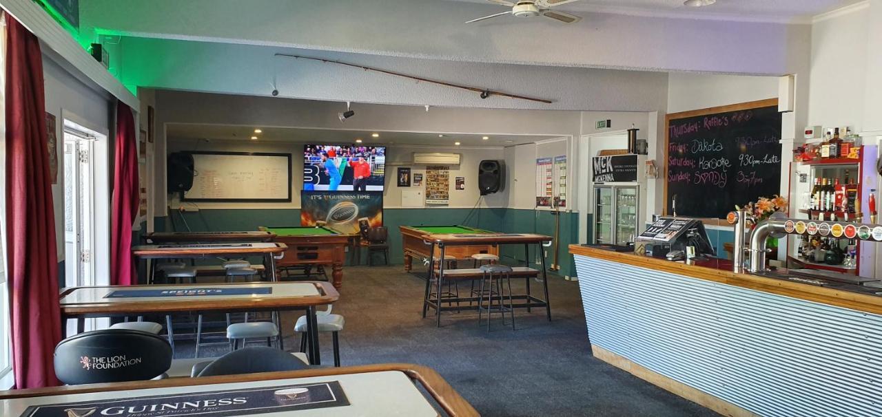 Hotel Motueka Backpackers, Loud Live Music Friday Saturday Nights Eksteriør billede