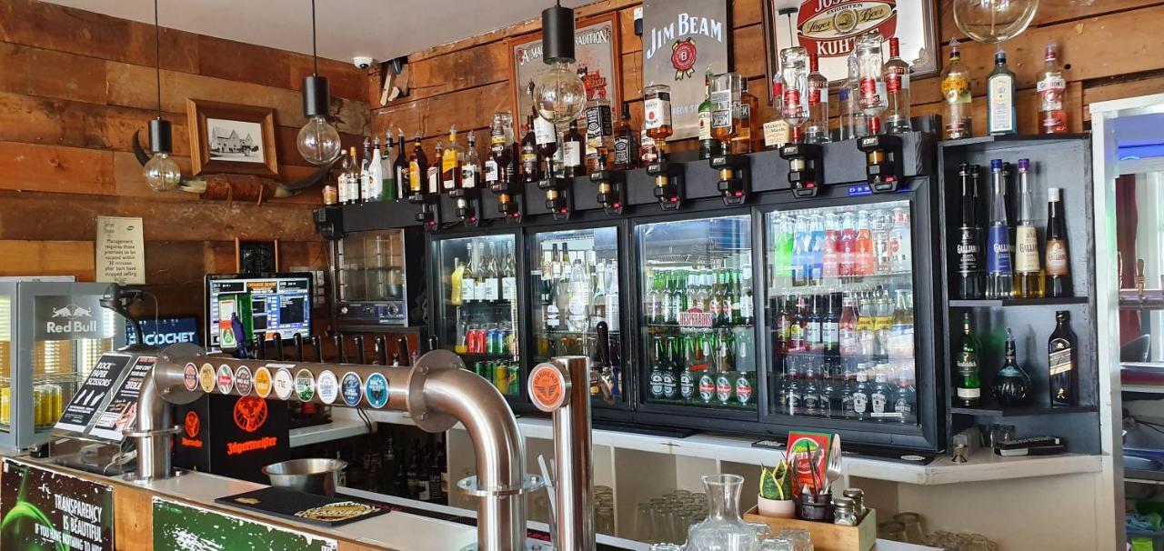 Hotel Motueka Backpackers, Loud Live Music Friday Saturday Nights Eksteriør billede